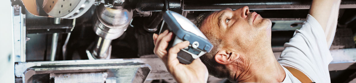 Professioneller Autoservice von Experten! Professionelle UVV-Prüfung nach DGUV 70